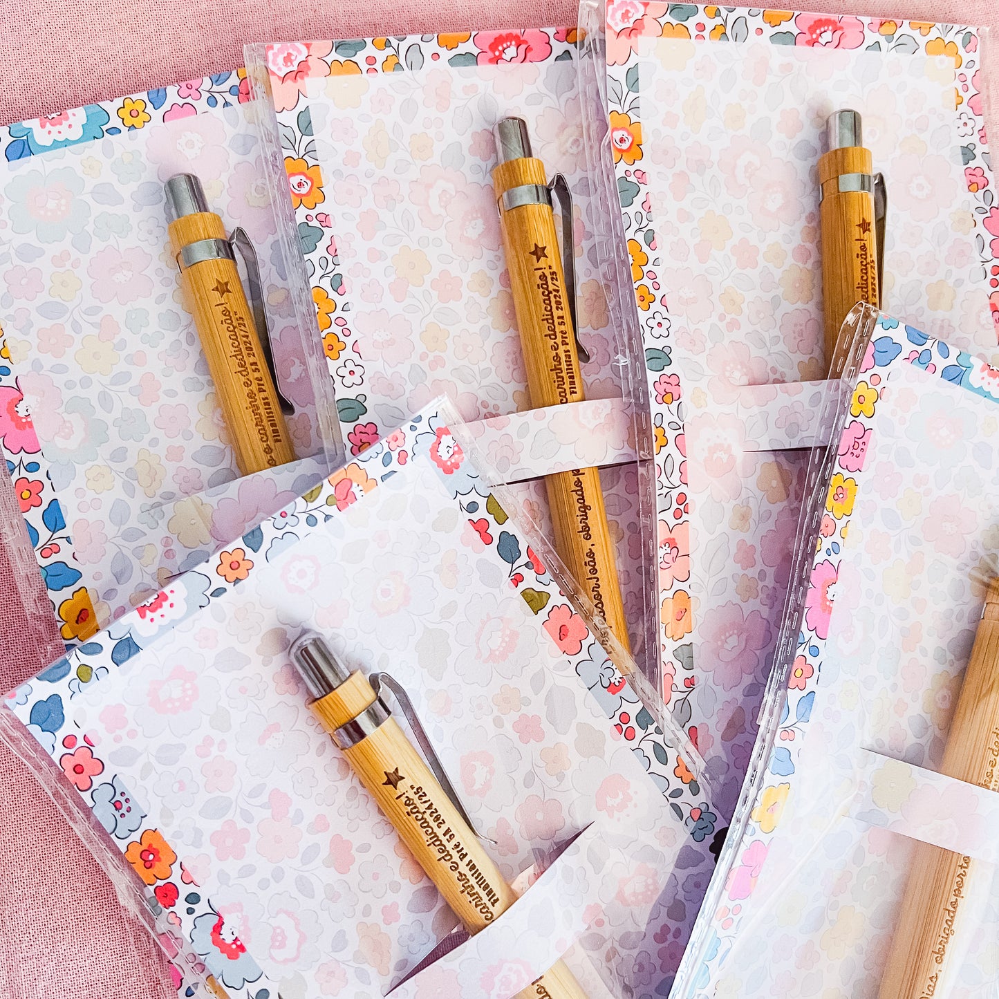 Caneta Personalizada para Professores com Embalagem Floral