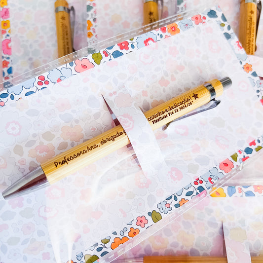Caneta Personalizada para Professores com Embalagem Floral
