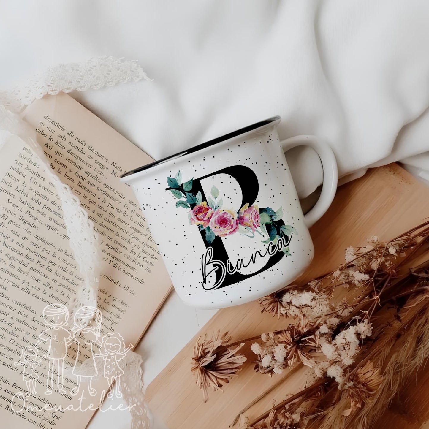 Caneca de cerâmica “Inicial Floral”