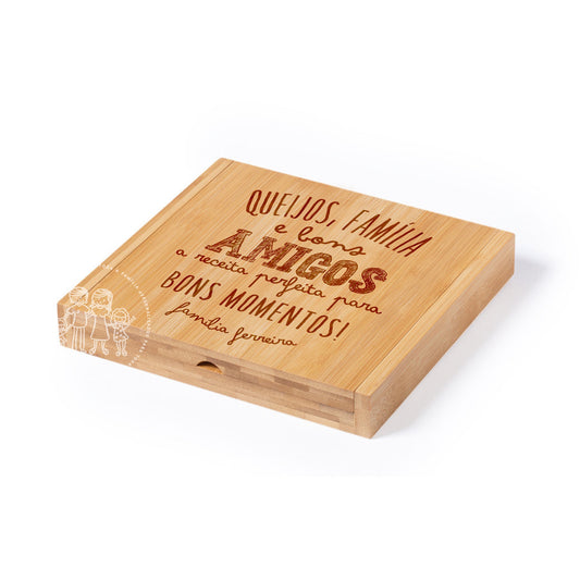 Set de Queijos Personalizado "Queijos, Família e Bons Amigos"