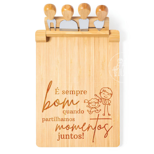 Tábua de madeira com facas para queijo personalizada “Pai, é sempre bom…”