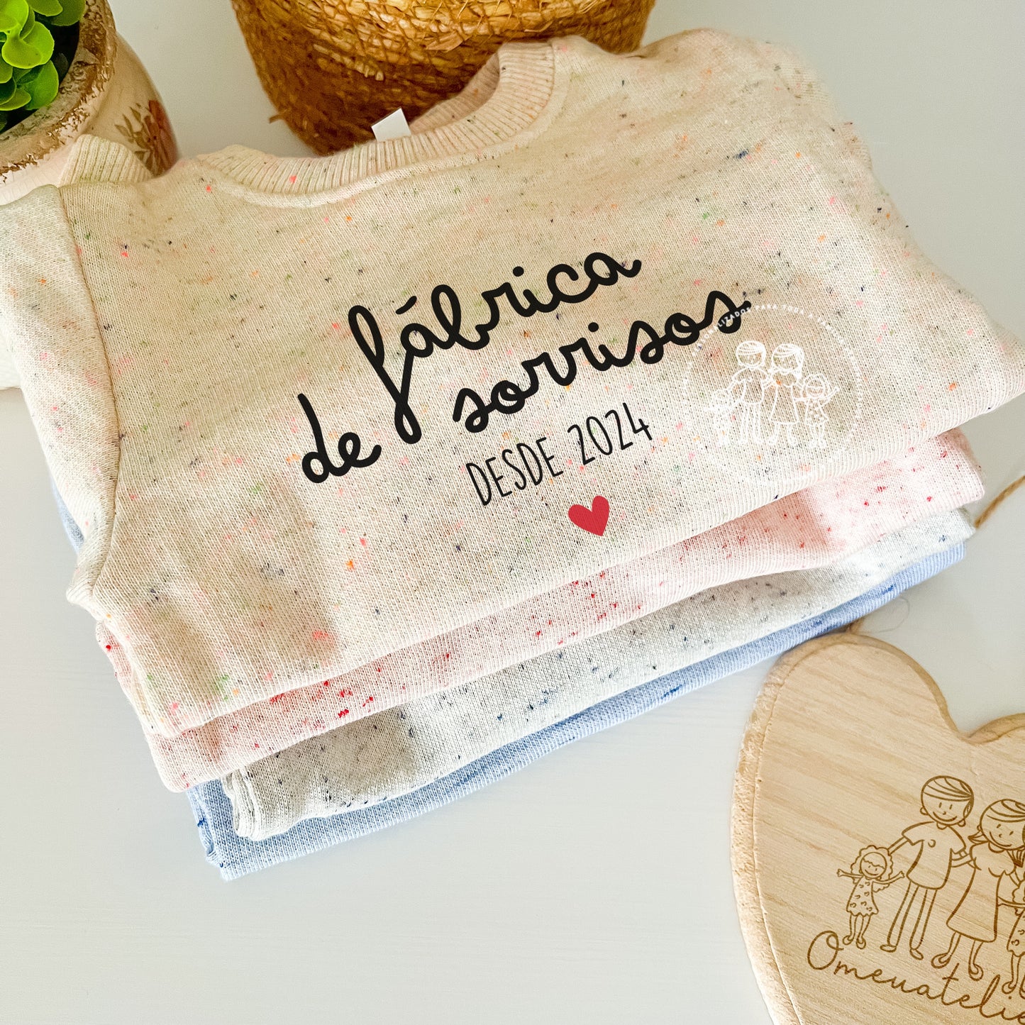 Sweatshirt bebé menina “Fábrica de Sorrisos desde…”