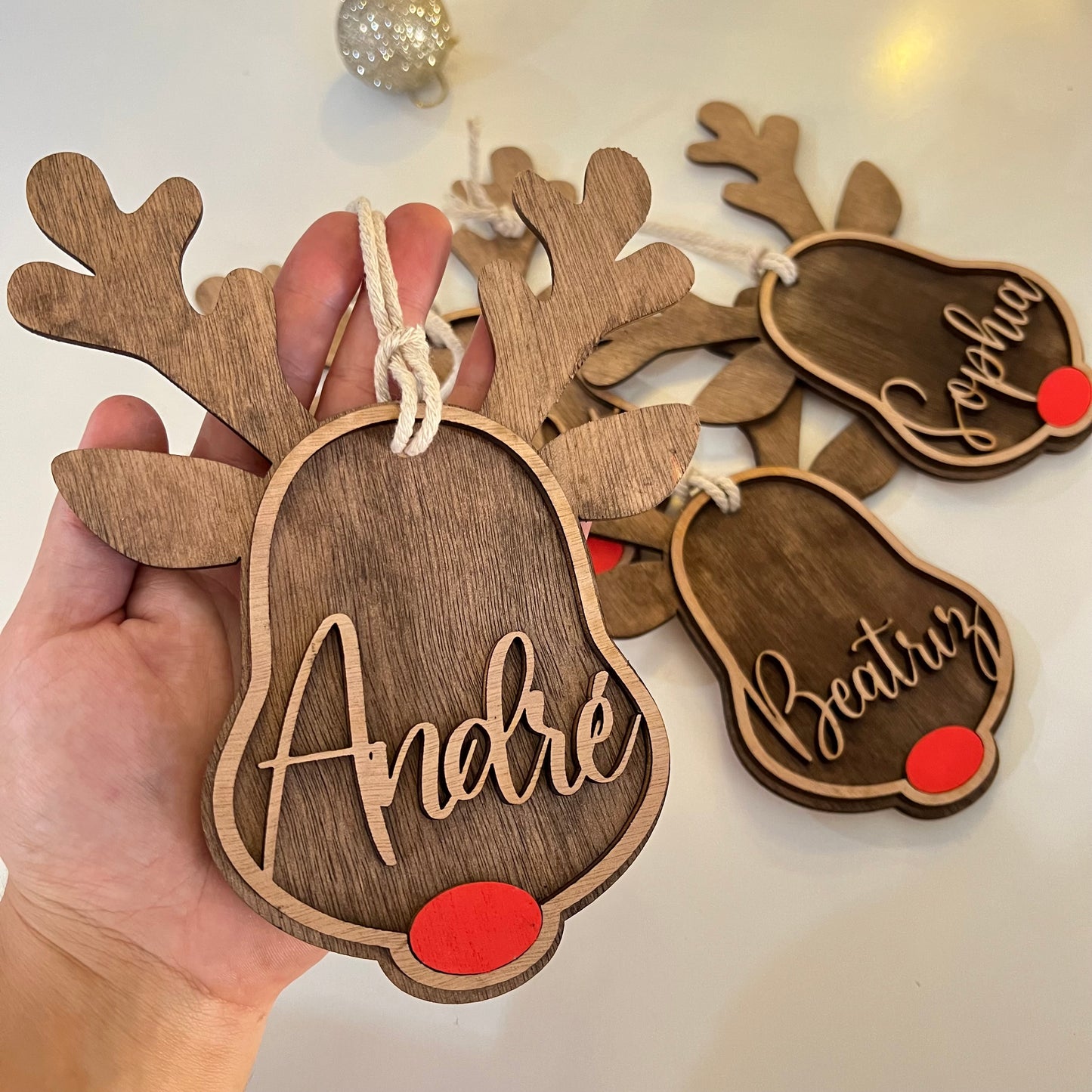 Enfeite de Natal personalizado em madeira com nome “Rudolfo”