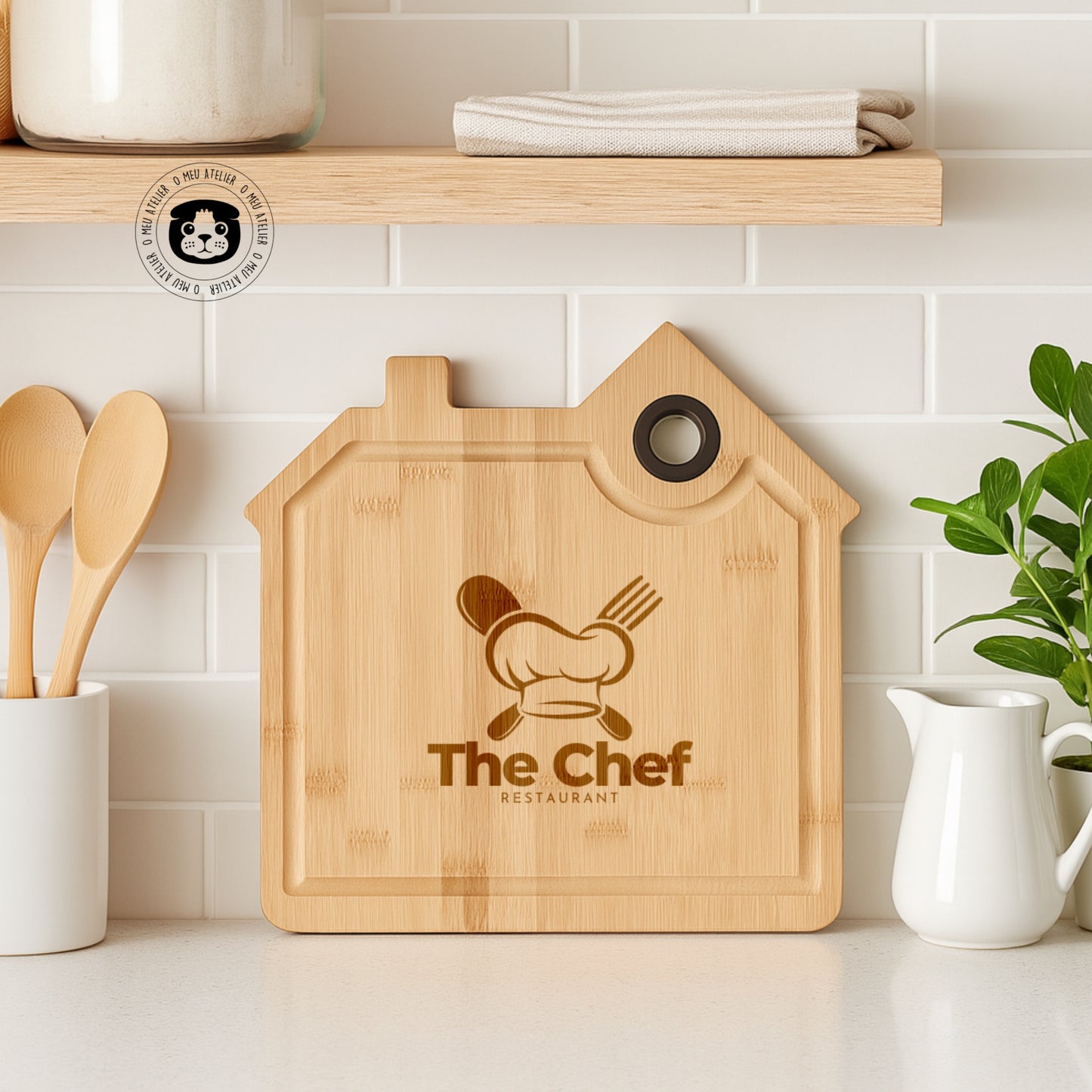 Tábua em Bambu Personalizada – Formato Casa para Restaurantes