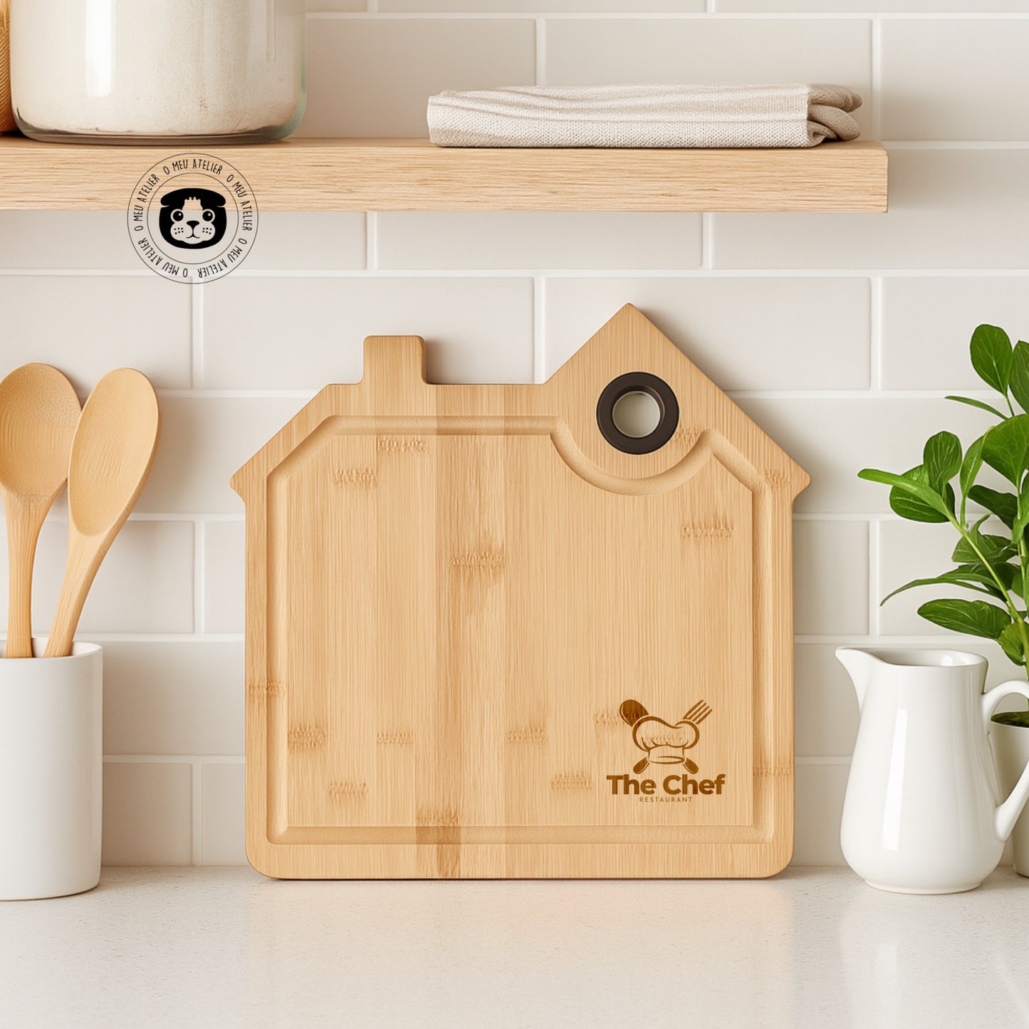 Tábua em Bambu Personalizada – Formato Casa para Restaurantes