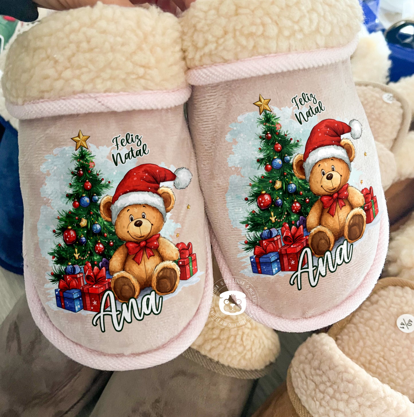Chinelos de Natal Personalizados com Ursinho – Super Macios e Confortáveis
