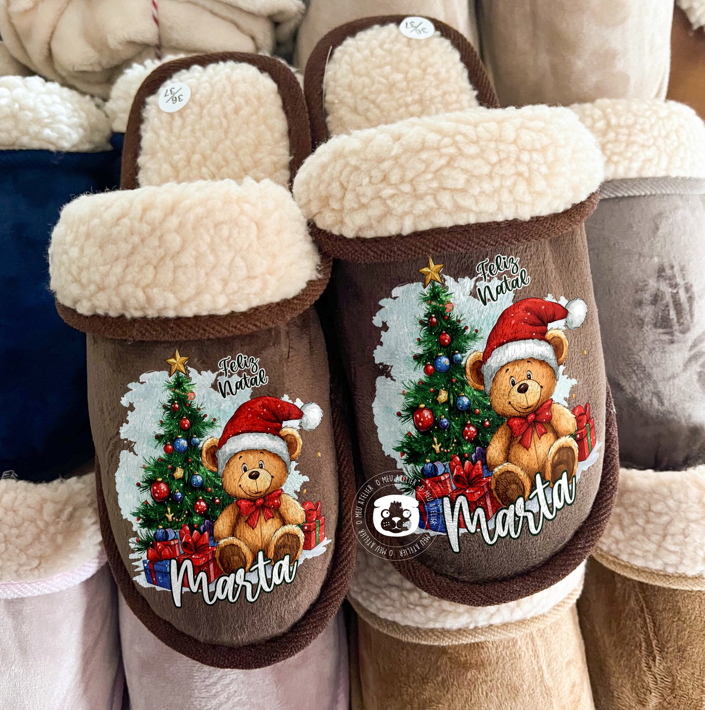 Chinelos de Natal Personalizados com Ursinho – Super Macios e Confortáveis