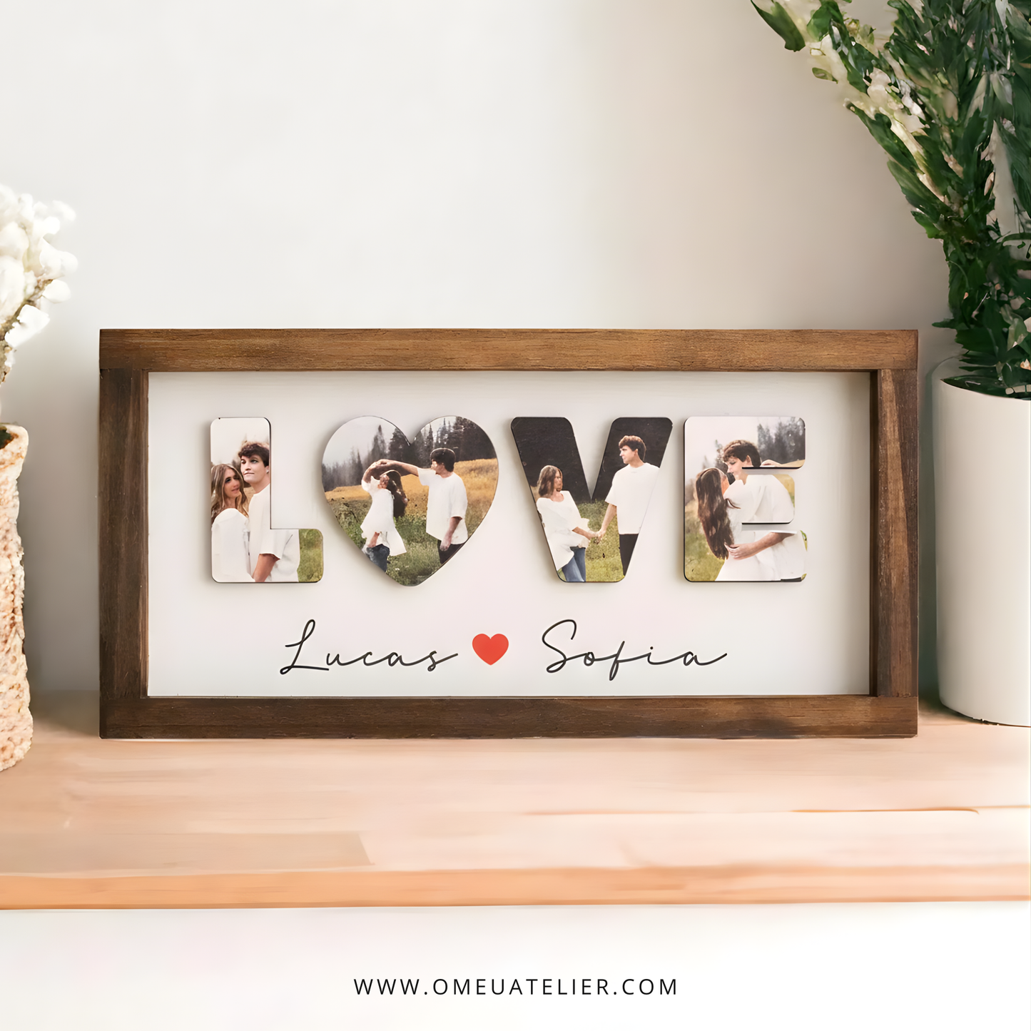 Moldura LOVE Personalizada com Fotografias e Nomes