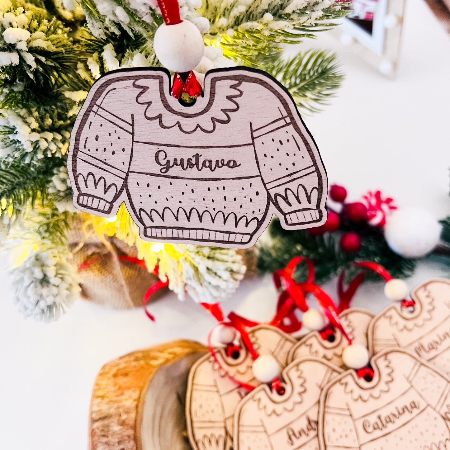 Enfeite de Natal em Madeira Personalizado – Camisola